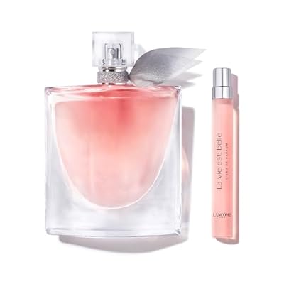 طقم عطر لانكوم لا في إست بيل أو دو بارفان للنساء - عطر يدوم طويلاً مع روائح السوسن والباتشولي والفانيليا الدافئة والسكر المغزول - يتضمن الحجم الكامل 3.4 أونصة سائلة وحجم السفر 0.34 أونصة سائلة