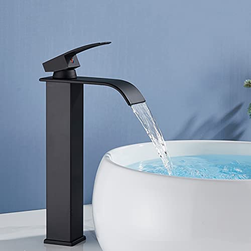 Robinet cascade court noir pour petit lavabo de salle de bain