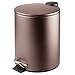 Produktbild mDesign runder Tretmülleimer  5 l Mülleimer aus Metall mit Pedal, Deckel und Kunststoffeinsatz  eleganter Kosmetikeimer oder Papierkorb für Bad, Küche und Büro  bronzefarben
