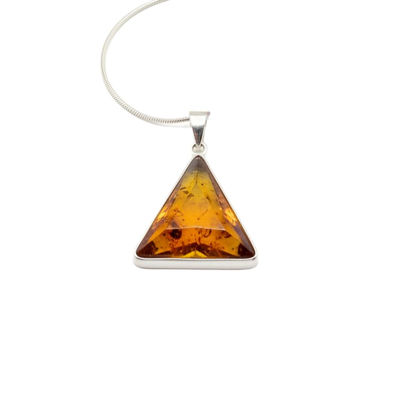 Pendentif en quartz orange véritable taillé en trilon avec sa chaîne élégante