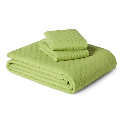 Image of Amazon Basics Brushed Microfiber Quilt Set, Extra Soft with Natural Texture, 3-Piece, King, Green