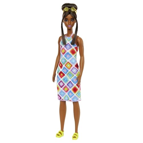 Muñeca Barbie Fashionistas con vestido de ganchillo y accesorios miniatura 7