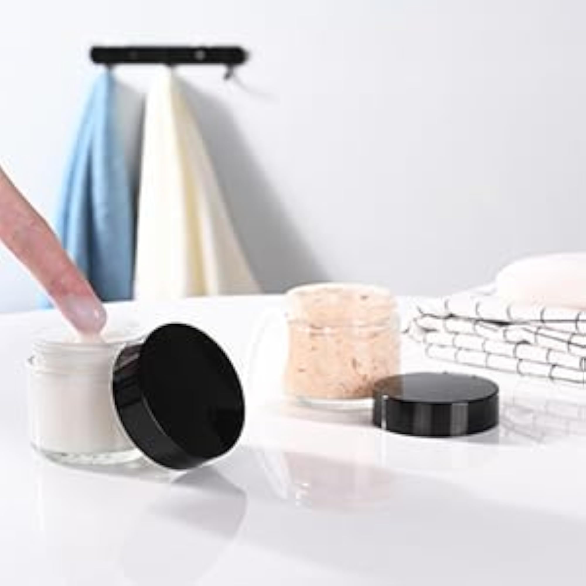 50g Round Glass Cosmetic Cream Jars with Glossy Black Caps