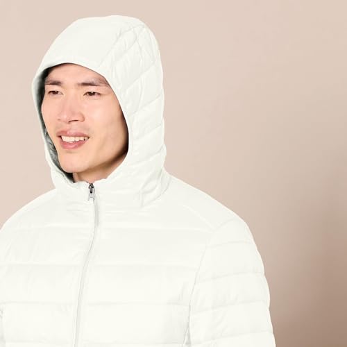 Image of Amazon Essentials Men's Lightweight Water-Resistant Packable Hooded Puffer Jacket