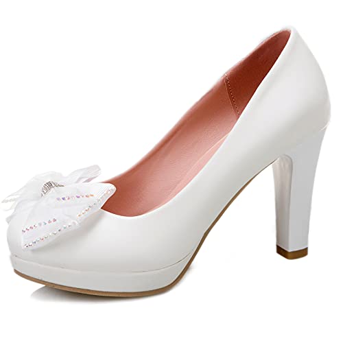 Escarpins blancs de mariée parfaits pour le salon de danse de fête d'été