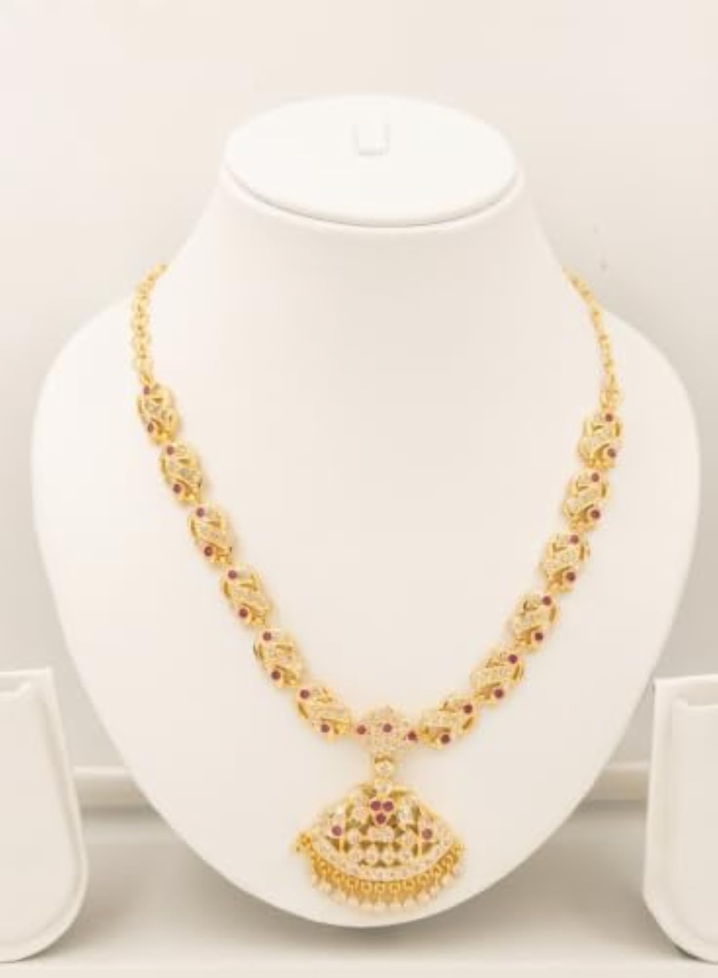 Women's Classic Ruby Leaf Necklace