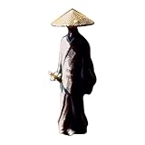 Taille fine : se fondant parfaitement avec n'importe quel intérieur de voiture, cette statue de chevalier Errant de taille moyenne émerge comme une pièce maîtresse frappante sans espace écrasant, offrant un placement flexible et une intégration sans effort dans la décoration de votre véhicule.
