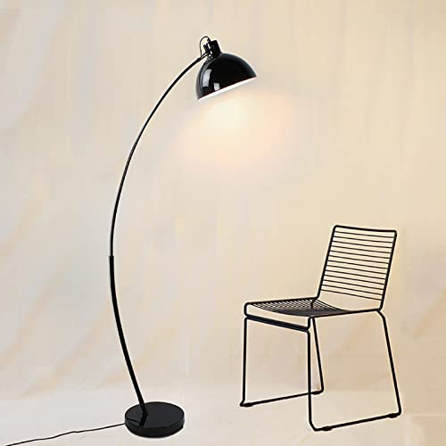 Lámpara de pie arqueada para iluminar rincones oscuros con diseño rústico de metal