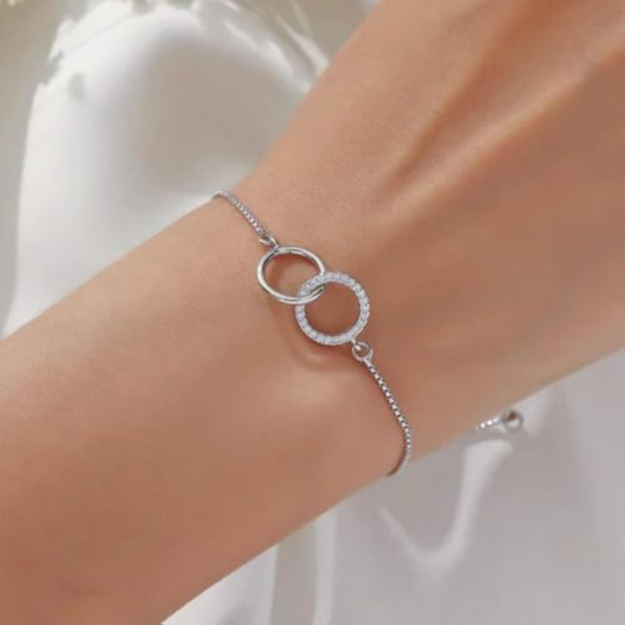 Women's 925 Hallmark Silver Elegant Link Circle Bracelet