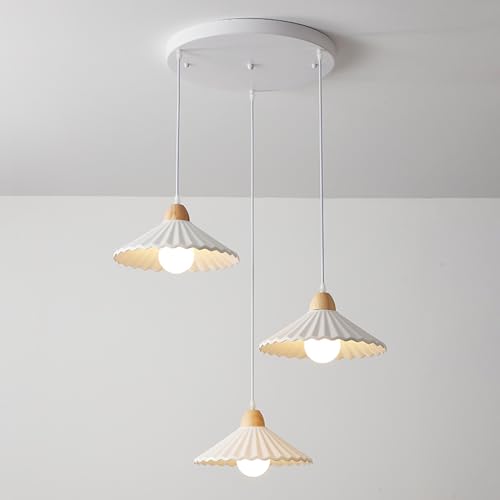 Suspension céramique blanche pour illuminer votre table de salle à manger chic