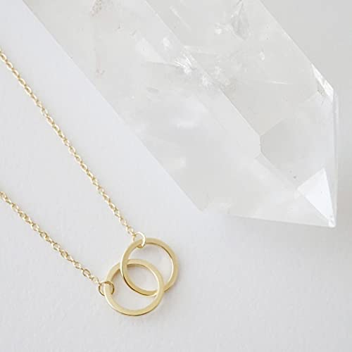 Honeycat Harmony Interlocking Circle Necklace in Gold, Rose Gold, or Silver | Delicate Jewelry3