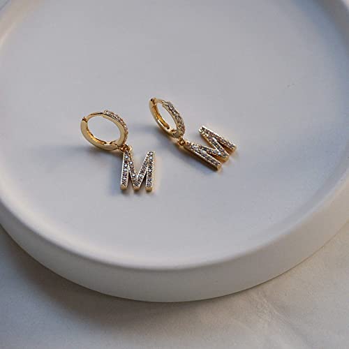 Orecchini iniziali Huggie Dangle con diverse