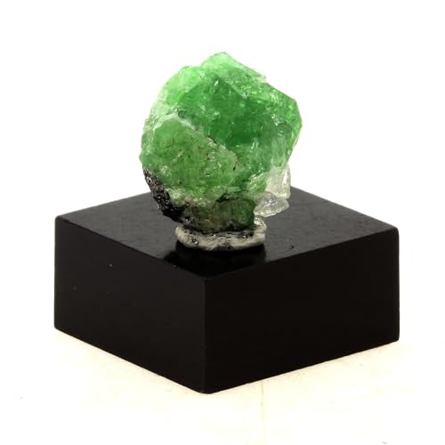 Grenat Tsavorite d'exception de 10.8 carats pour joaillerie de luxe et collectionneurs