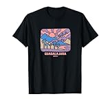 Captura la esencia de Guadalajara con este diseño chic. Perfecto para entusiastas culturales y viajeros que adoptan un estilo de vida relajado y vibrante. Celebra el encanto artístico e histórico de la hermosa ciudad colonial de México.