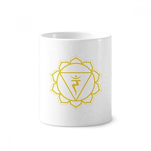 Tasse en céramique blanche au design géométrique et imprimé totem élégant