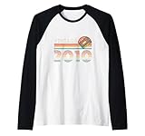 T-shirt vintage 2010, cadeau parfait pour un 14e anniversaire pour homme et femme. Cette chemise pour 14e anniversaire 2010 dispose d'un design cassette rétro, ce qui en fait un superbe cadeau vintage. Idéal pour papa, maman, grand-père, grand-mère ou tout membre de la famille célébrant 14 ans avec style.