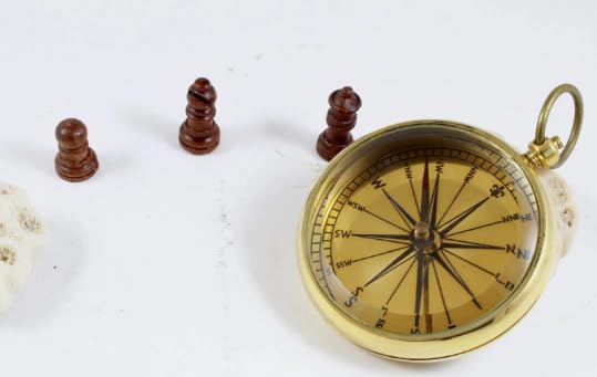 Brass Magnetic Pocket Compass – Nautical Vintage Style with Engraved Back Design, Collectible Navigation Gift miniatura 3