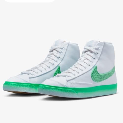 Nike Womens Blazer MID '77 (FJ4547-100, White/Spring Green-Barely Green) Size 10.52