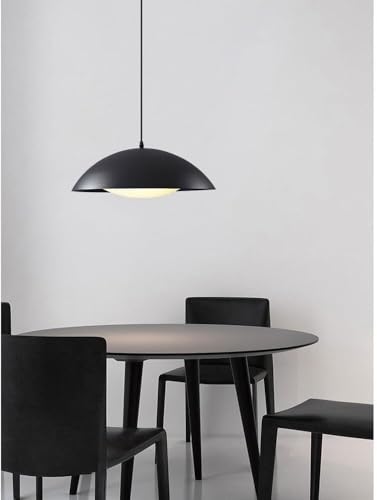 Plafond rétro industriel pour illuminer chaleureusement votre salle à manger