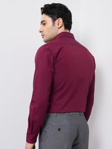 Image of Raymond Men Slim Fit Fil-A-Fil Pattern Pure Cotton Semi Cutaway Collar Full Sleeve Formal Shirt