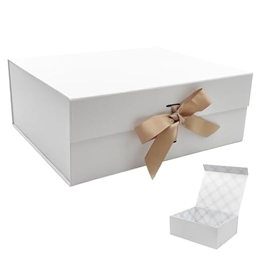 Tekhoho Caja de Regalos Grande Blanco 33.5x27x12.5 cm, Caja de Regalos Premium con Tapa MagnéTica y Cinta para Embalaje de Regalos de Bodas y CumpleañOs, Forro a Cuadros | Ya disponible en tu tienda friki favorita! En mundofriki.es!