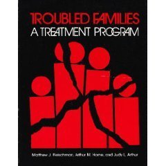 Paperback Troubled Families: A Treatment Program Book