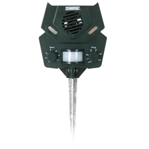 Chapin 76001 Ultrasonic Animal Repeller Outdoor, Solar Powered for Yards, Gardens, and Fields, Deer, Raccoon, Skunk, Rabbit, Rodent, Cat, Sound Repellent