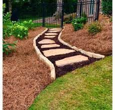 Premium Long Leaf Pine Straw Mulch (100 Square Foot)