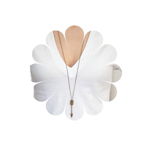La collana lunga con freccia retrò è in oro, il design classico si abbina bene a qualsiasi outfit.