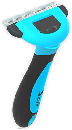 Gonicc PDT- 1001 Professional Pet De Shedding comb — lifestyle photo