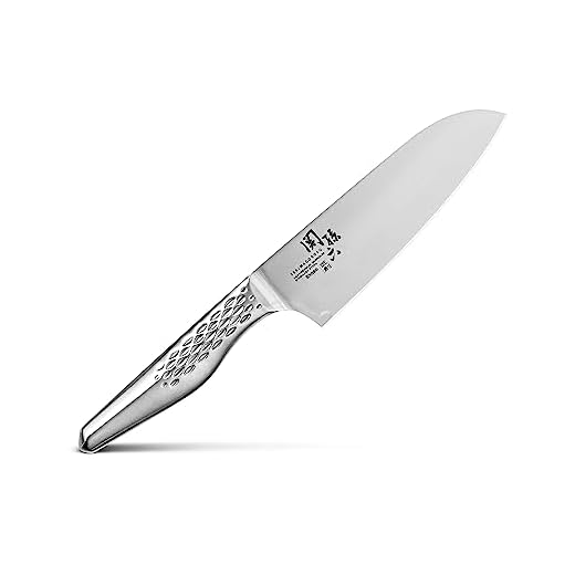 KAI Seki Magoroku Shoso Santoku klein 14,0 cm Klingenlänge - 5CR15MoV Edelstahl 56 (±1) HRC - konvexer Anschliff - 18-8 Edelstahl Griff mit Rautenmuster - japanisches Kochmesser - Made in Japan