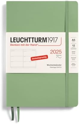 LEUCHTTURM1917 370567 Wochenkalender Medium (A5) 2025, Softcover, Salbei, Deutsch