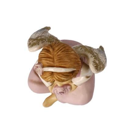 Jolie Figurine d'Ange décorative avec un Coeur - Vente de Figurines Anges