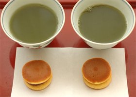 Amazon | 抹茶 丸久小山園 五十鈴(いすず) 200g缶 | 丸久小山園 | 抹茶