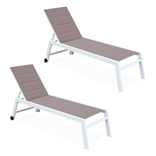 sweeek - Lot de 2 Bains de Soleil Solis en textilène matelassé. transats 6 Positions. Structure Blanc. textilène Taupe