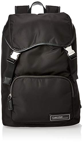 Calvin Klein: Primary Backpack W Flap  Mochilas Hombre  Negro  Black   1x1x1 cm