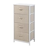 Das kompakte Nischenregal kann sowohl innen im Schrank als auch direkt im Schlafzimmer platziert werden. Die Stoff-Körbe bieten viel Platz für Kleinteile, Wäsche und Accessoires