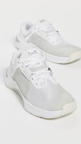 Nike Women's Metcon 10 Sneaker4