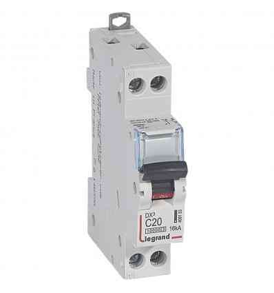 Legrand 409153 Interruttore DX³10000 16kA arrivo alto e partenza bassa a vite, U+N, 230V~, 20A, curva C, 1 modulo