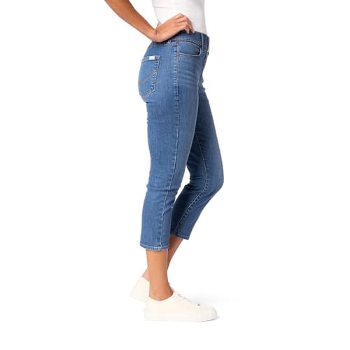 Signature by Levi Strauss & Co. Gold Women's Totally Shaping Ultimate Pull-on Capri (Available in Plus)2