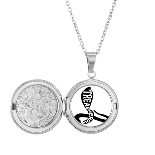 Collier avec médaillon cobra noir pour sublimer votre style