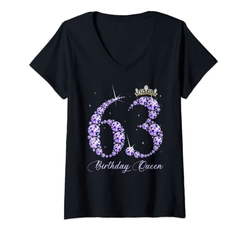 Mujer Corona de tacones de diamante Queen de 63 años, es mi 63 cumpleaños Camiseta Cuello V