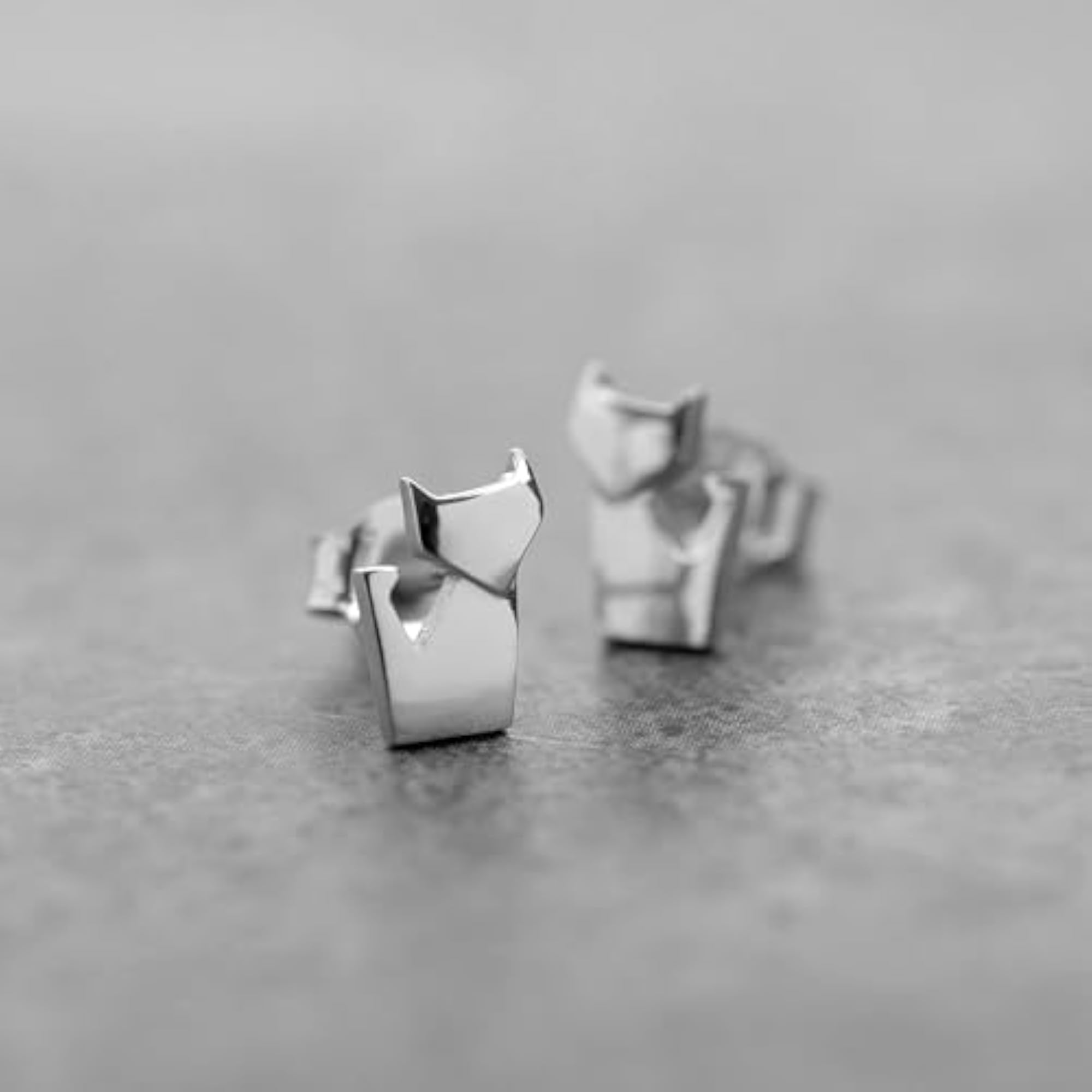 Women's 925 Sterling Silver Mini Kitten Shape Stud Earrings