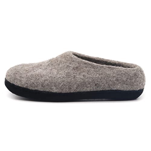 Image of Men's 'Newport' Wool House Shoe