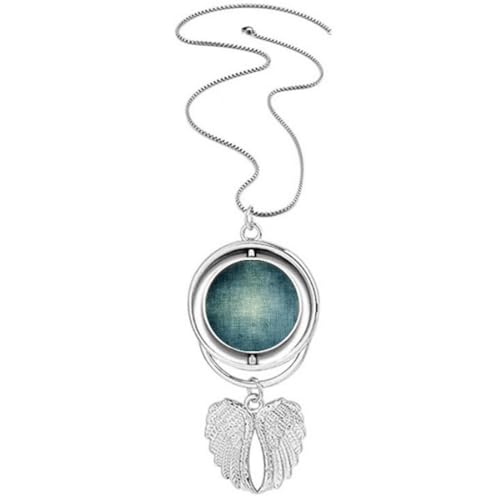 Collier ailes d'ange en métal foncé au design texturé et finitions artisanales brutes