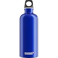 SIGG - Alu Trinkflasche - Traveller Dunkelblau - Klimaneutral Zertifiziert - Für Kohlensäurehaltige Getränke Geeignet - Auslaufsicher - Federleicht - BPA-frei - Outdoor - 0,6L