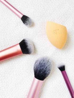 Wadhwa Enterprises Celebrity Makeup Brush for Womens and Girls|real tech New 4 brush + 1 Puff Combo Wadhwa Enterprises Celebrity Makeup Brush for Womens and Girls|real tech New 4 brush + 1 Puff Combo