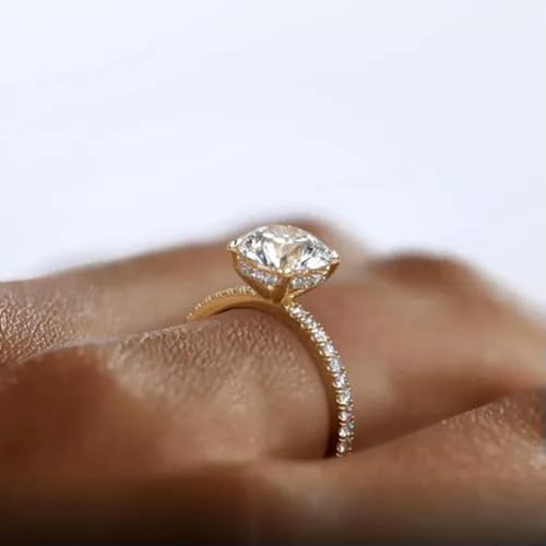 Solitaire moissanite 2 carats pour sceller une promesse d'amour éternel