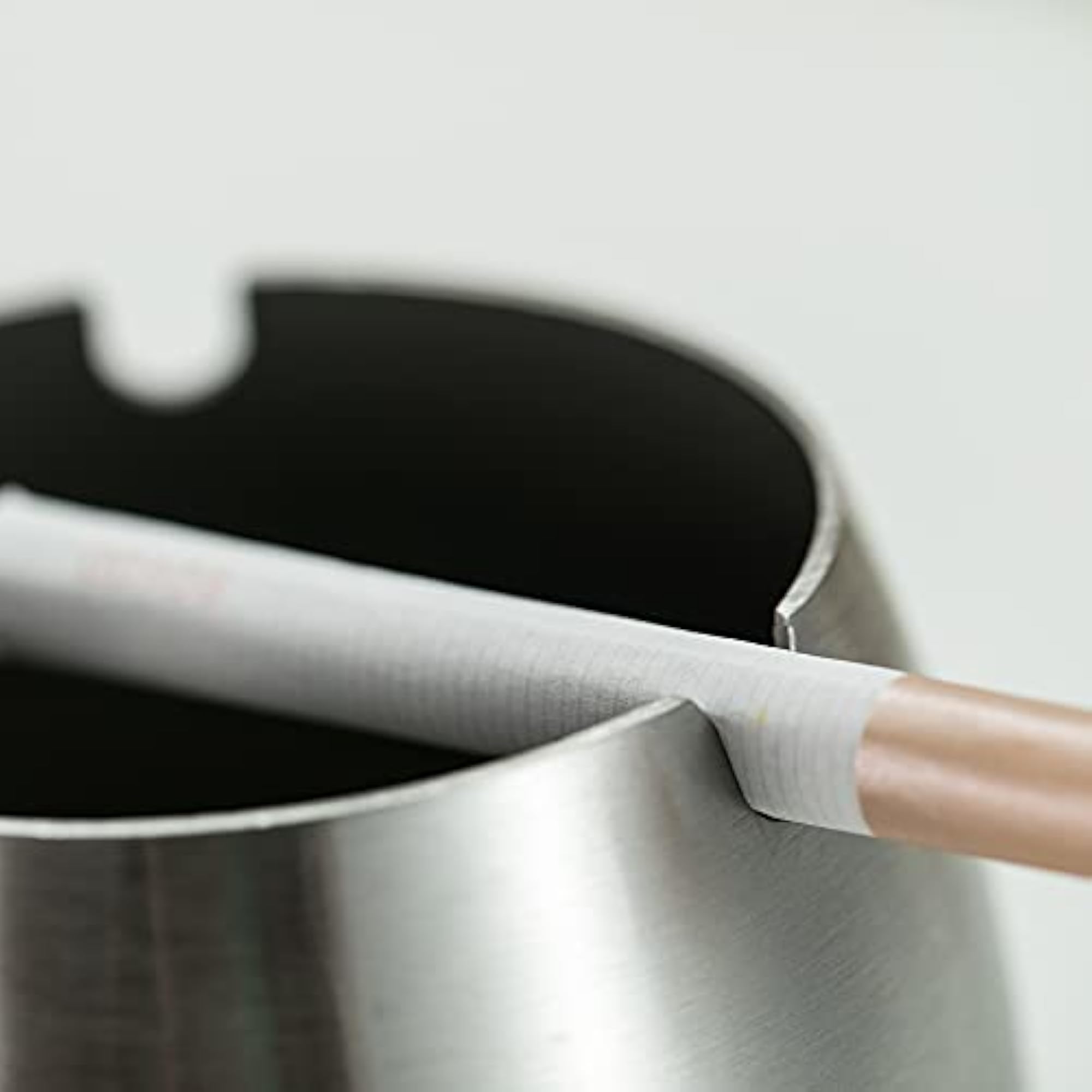 Windproof Stainless Steel Tabletop Ashtray with Column Bracket