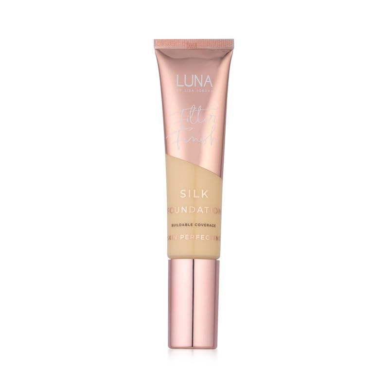 LUNA Silk Foundation in FAIR Shade, Contains Hyaluronic Acid, Vitamin C & A, Aloe Vera, and Shea Butter